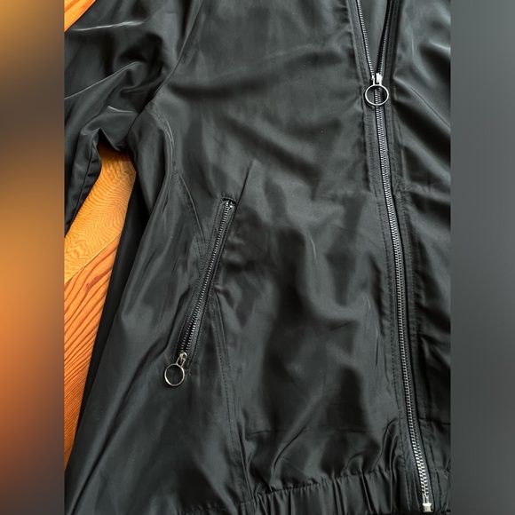 Foldable, packable black Zara jacket - Picture 4 of 9